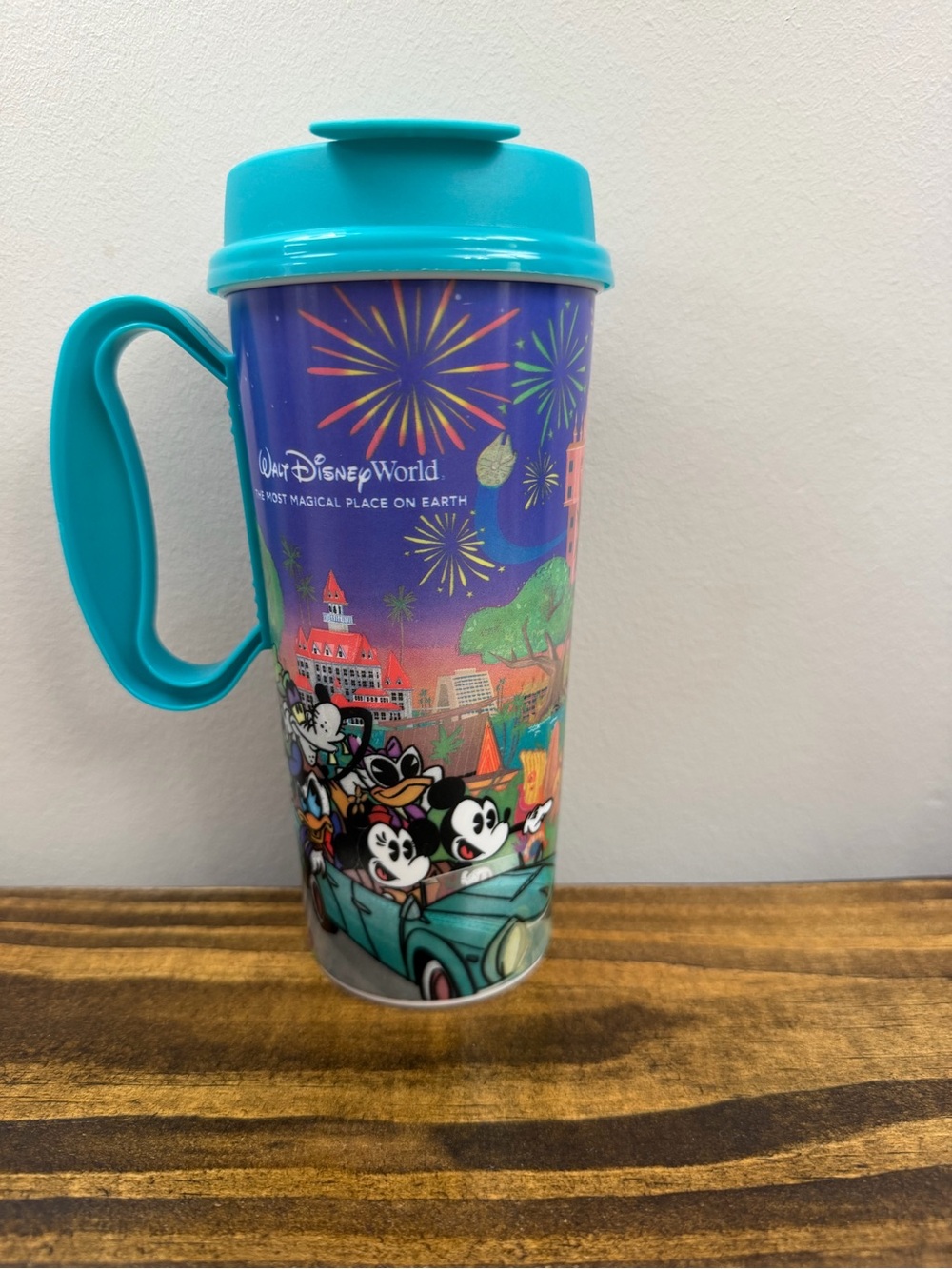 Walt Disney World Resort Refillable Travel Mug Mickey & Friends Teal w/ lid